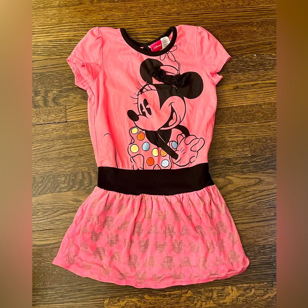 Disney Minnie Mouse short sleeve dress.  Size S (6-6X) girls. Pink/black